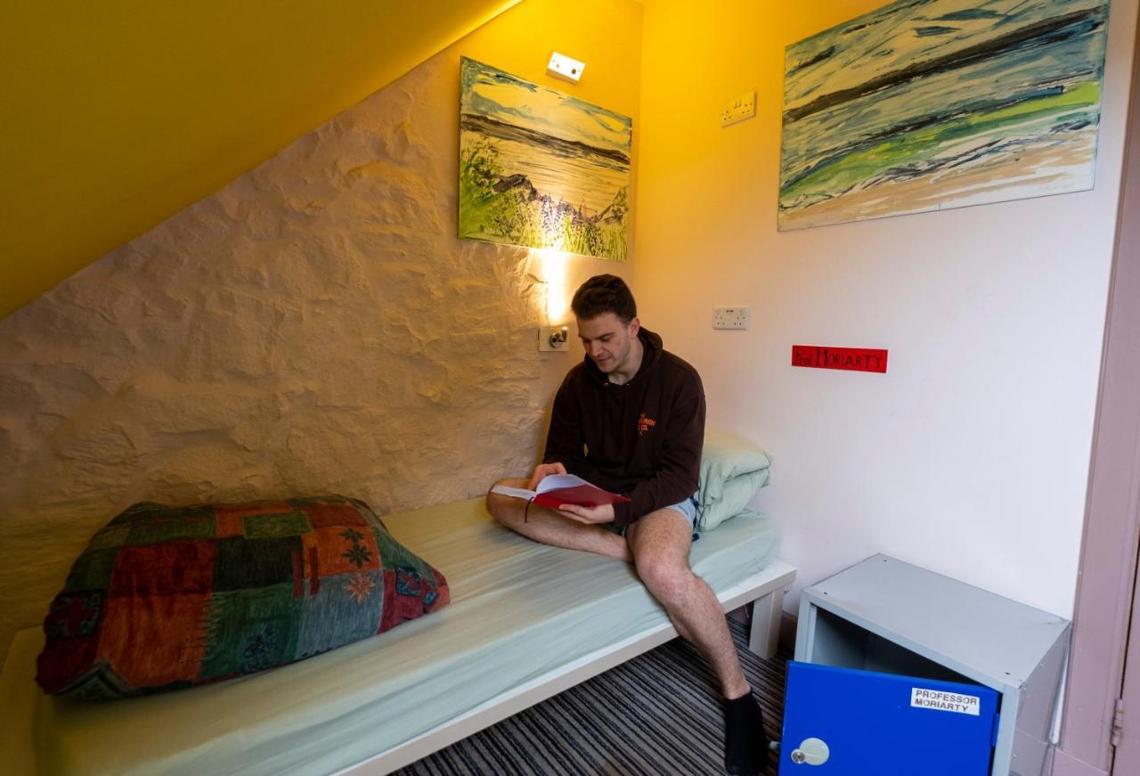 אדינבורו Castle Rock Hostel - Adults Only מראה חיצוני תמונה